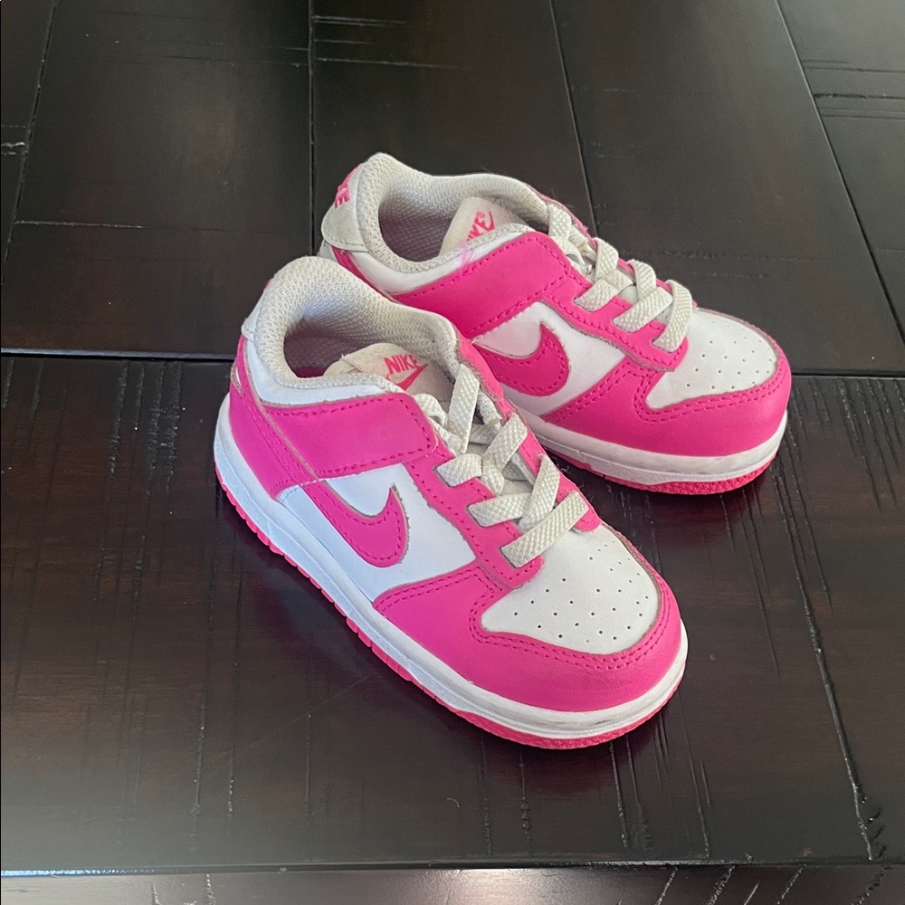 Nike Kids Sneakers in Pink and White